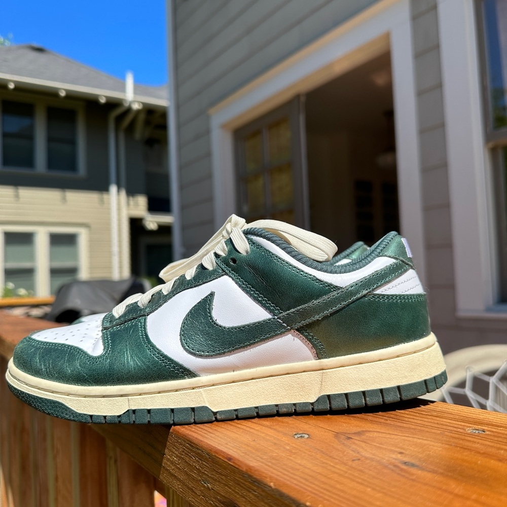 2022 Women’s Nike Dunk Low ‘Vintage Green’